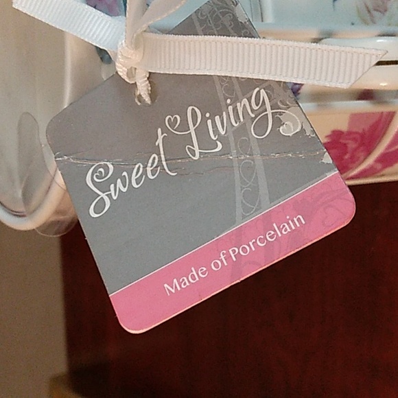 New Set of 4 porcelain mugs with religious sayings in a white metal holder - Picture 3 of 4